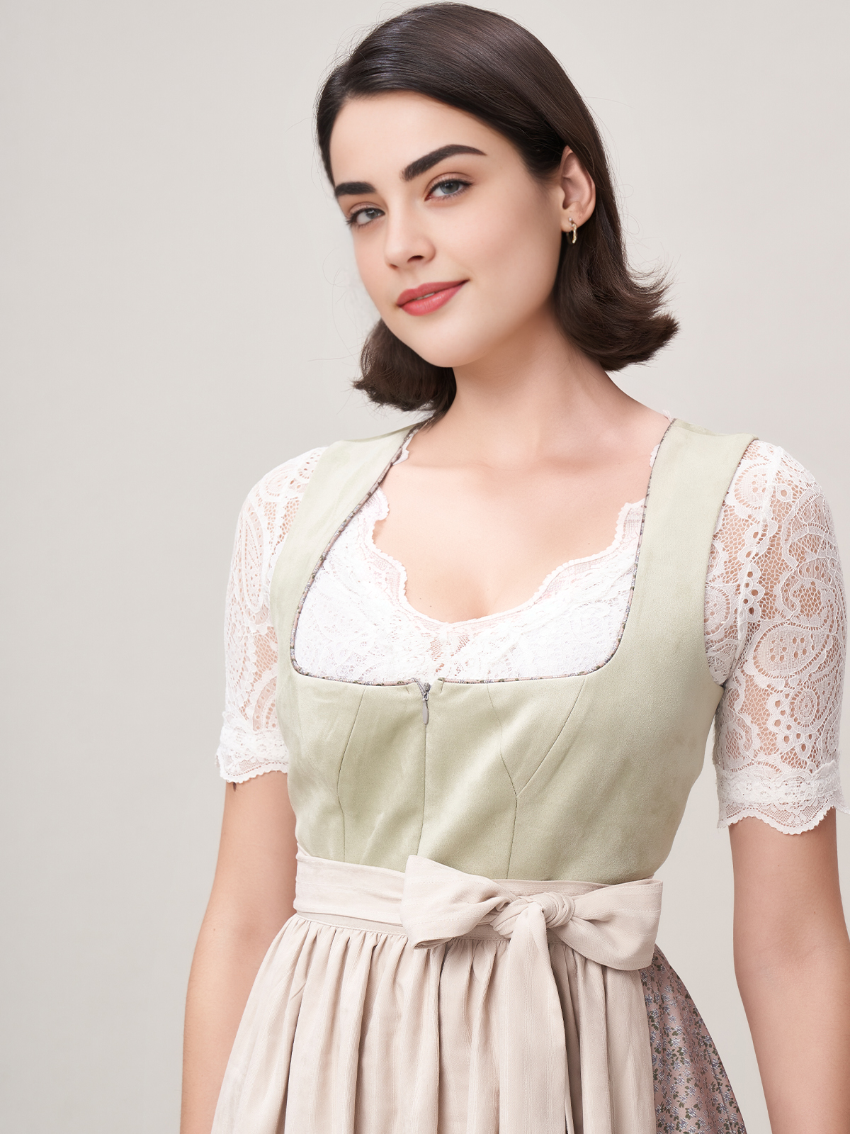 Modernes Dirndl in Grün