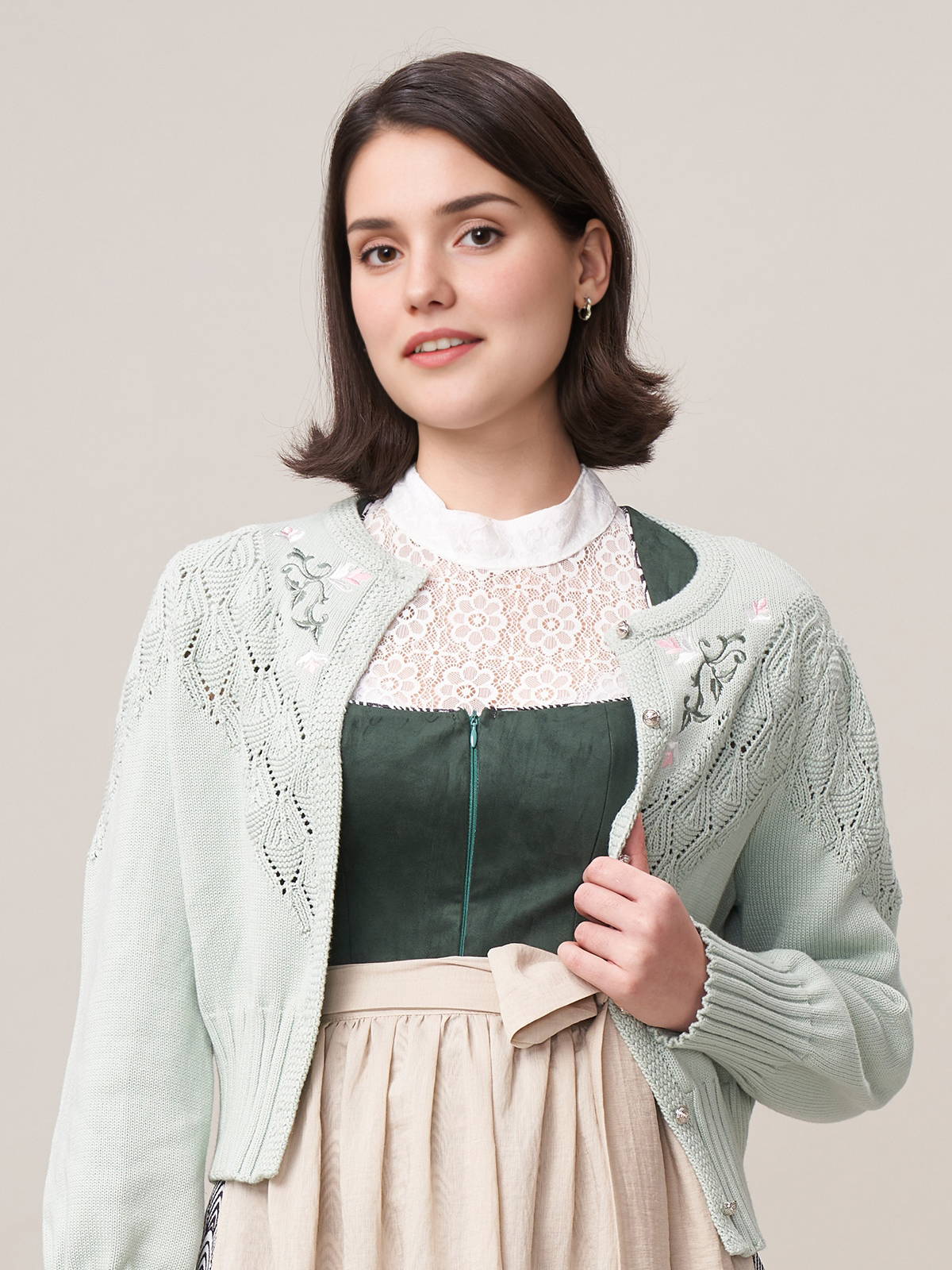 Modernes Dirndl in Grün