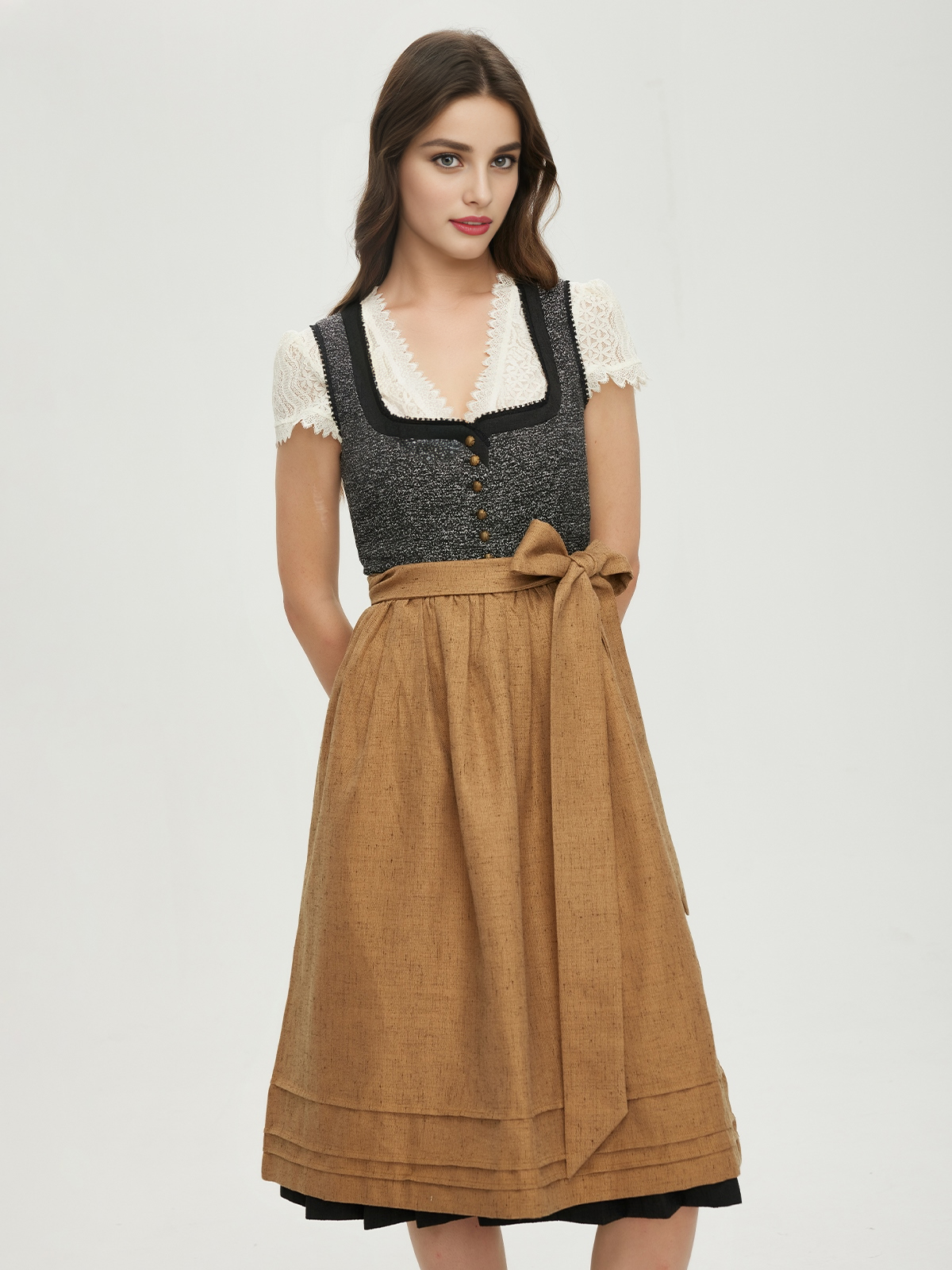 Dirndl in Schwarz – zeitlos elegant