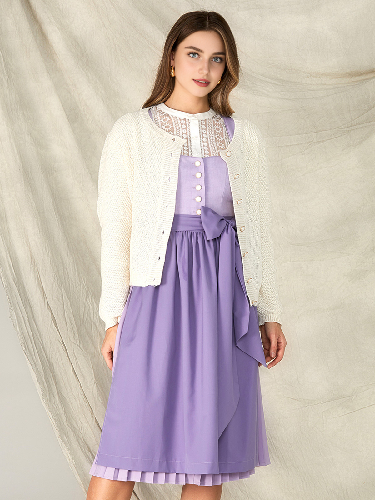 Modernes Dirndl in Schwarz