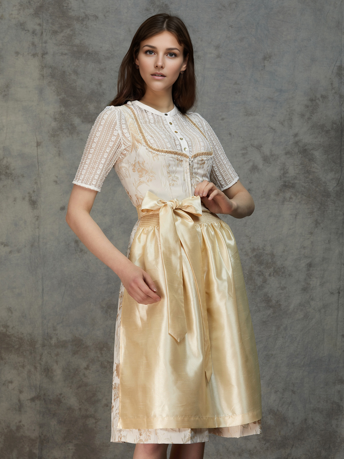 Elegantes rotes Dirndl mit gelber Schürze