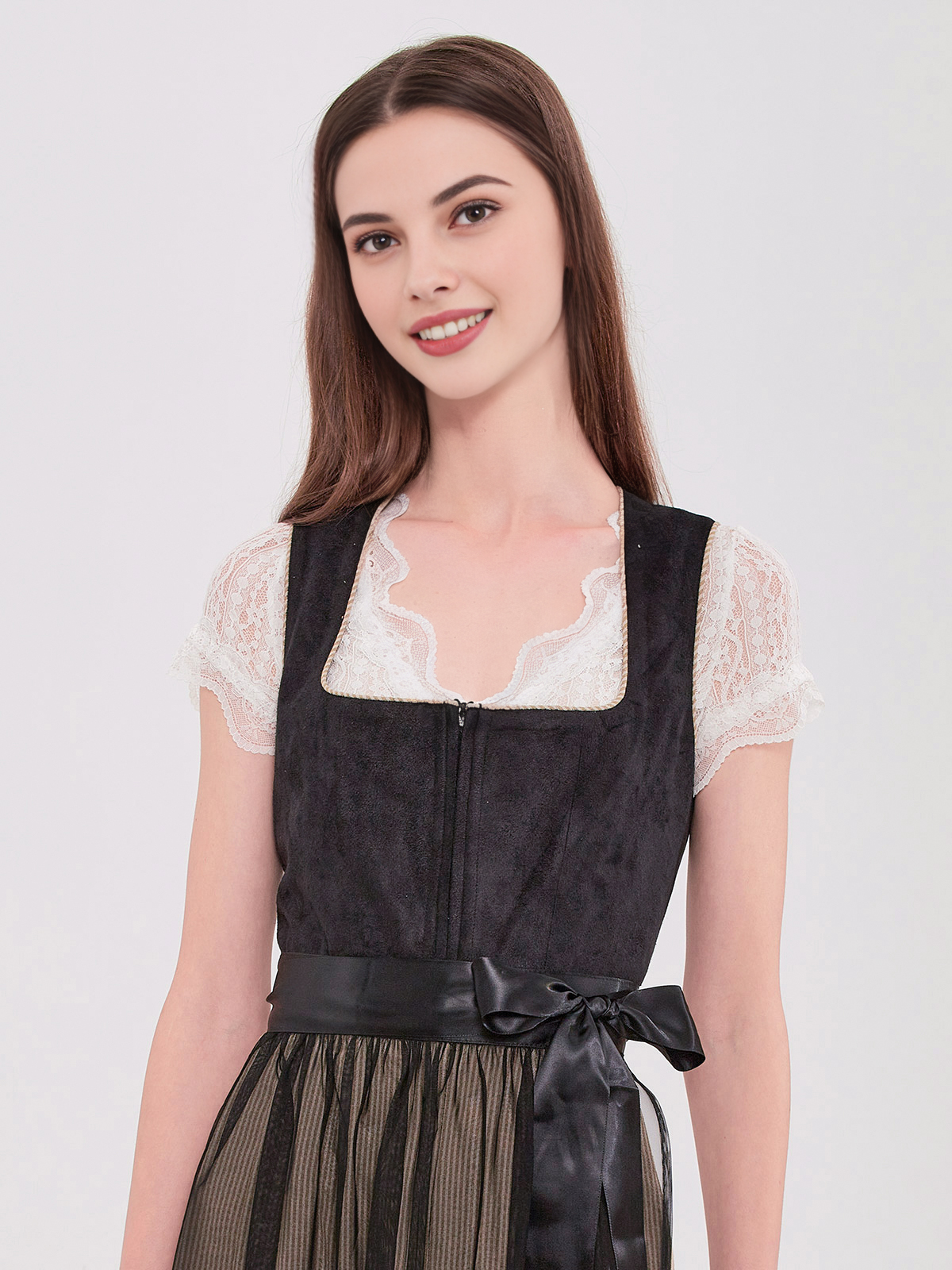 Dirndl mit modernem Ausschnitt