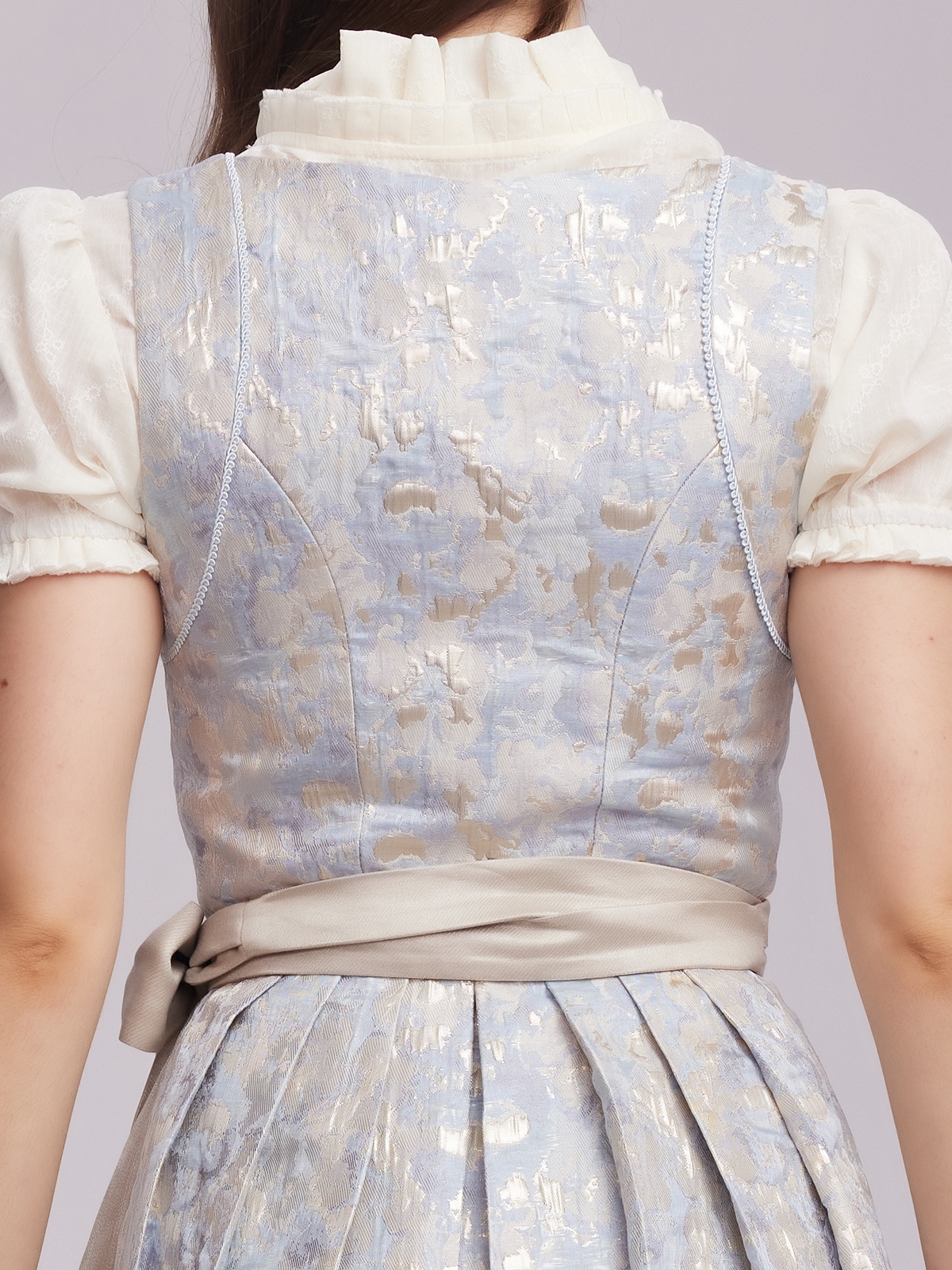 Traditionelles blaues Dirndl von Ehreer