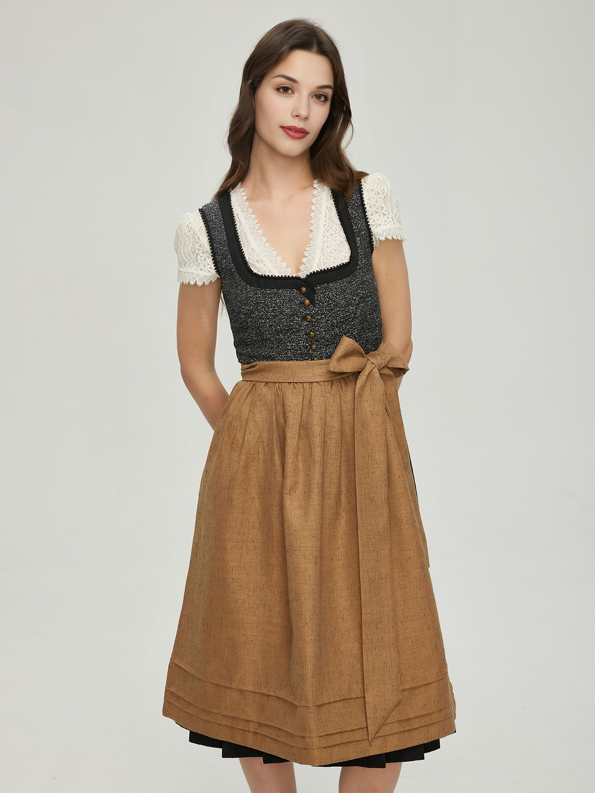 Dirndl Schwarz Kurz – elegant und sinnlich