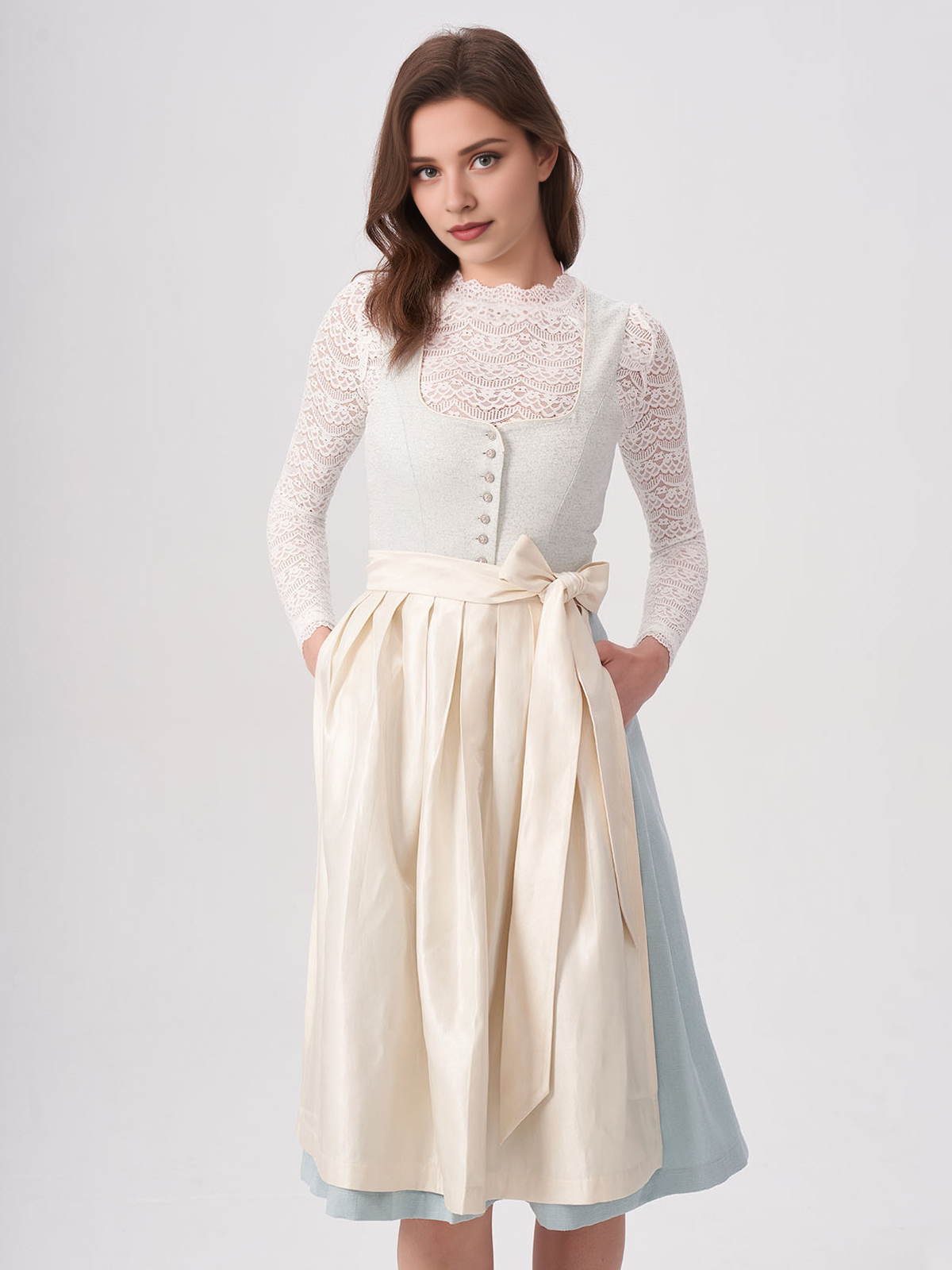 Modernes Dirndl in Blau mit tailliertem Schnitt