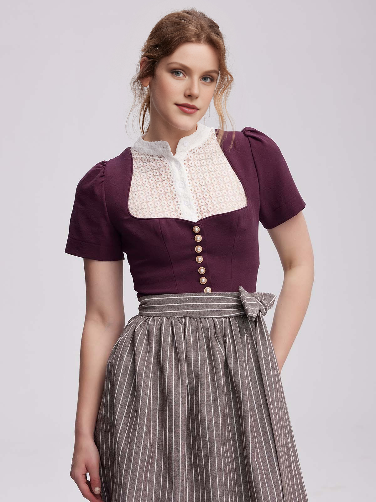 Wildleder Dirndl in lila – zeitloser Charme
