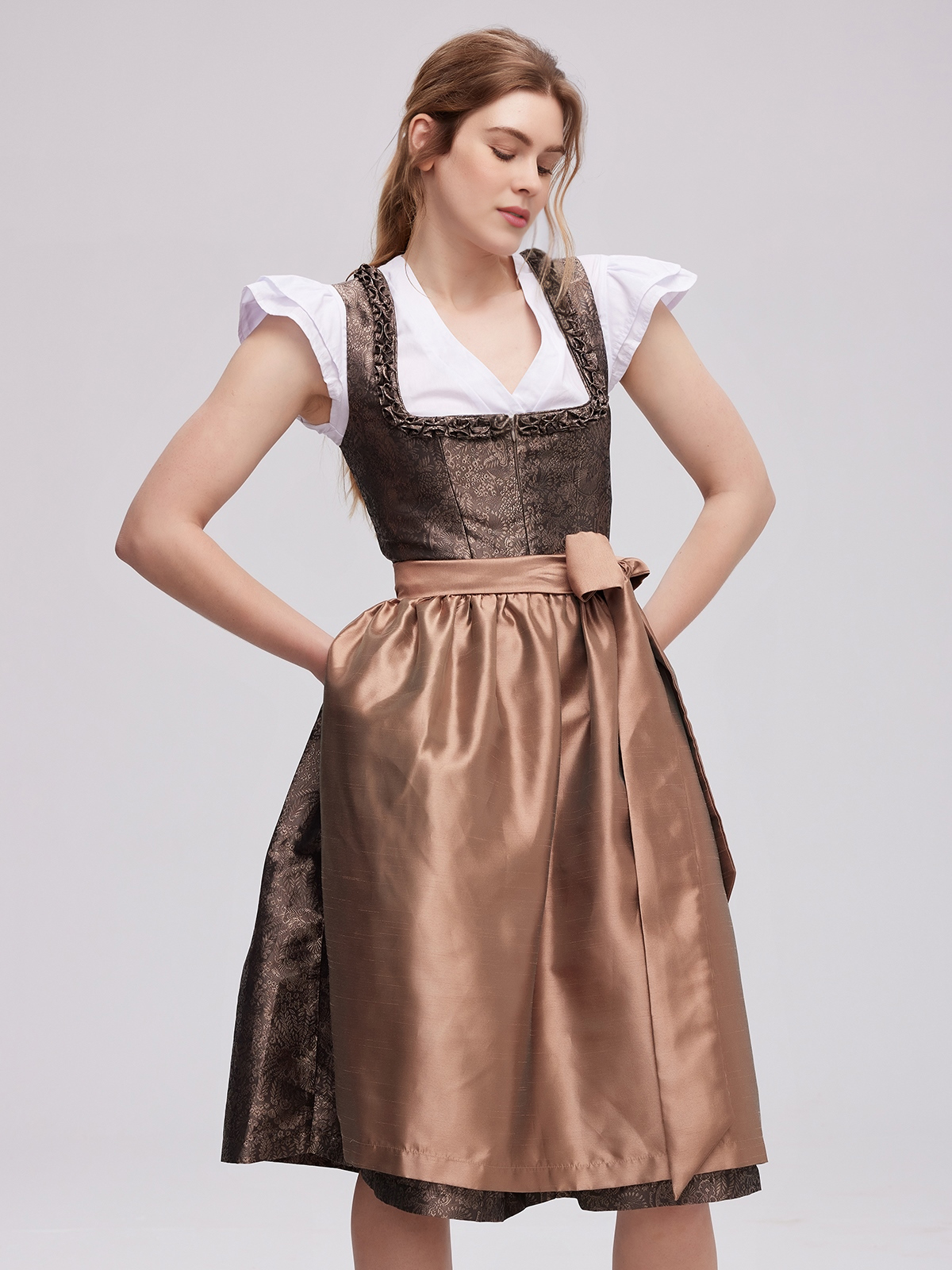 Dirndl in Braun – Tradition mit modernem Flair