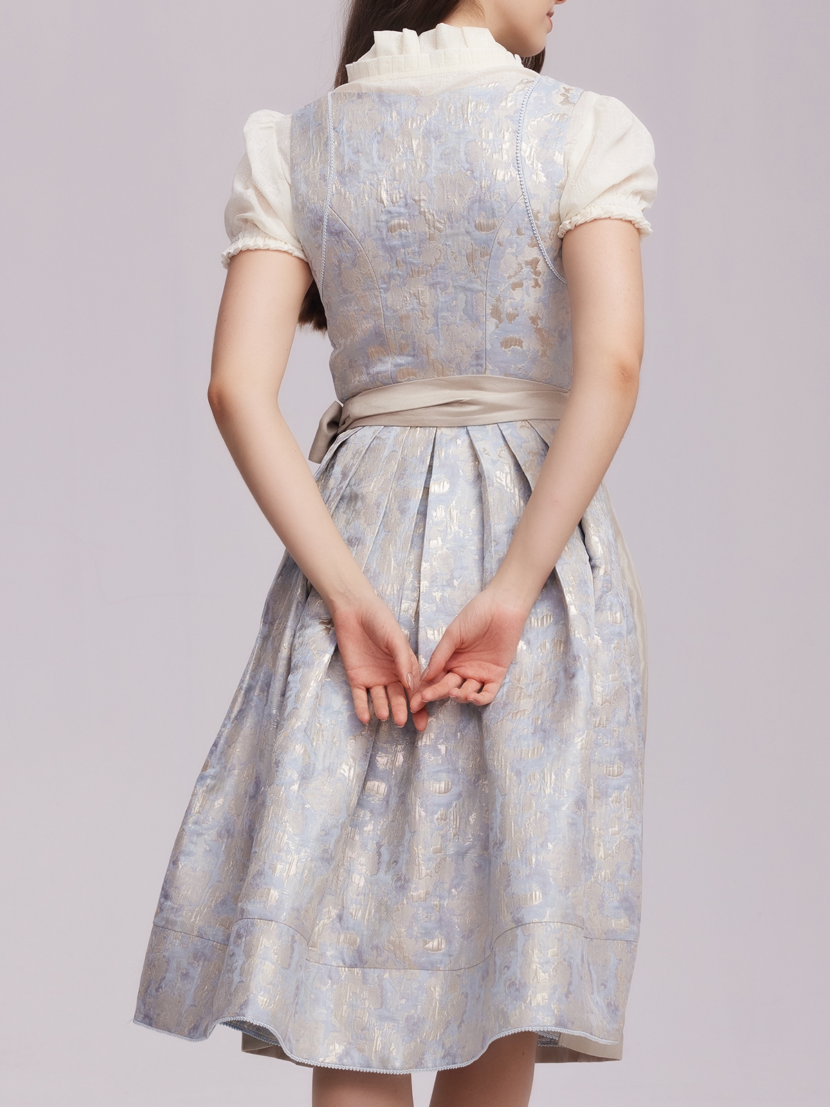Modernes Dirndl in Blau