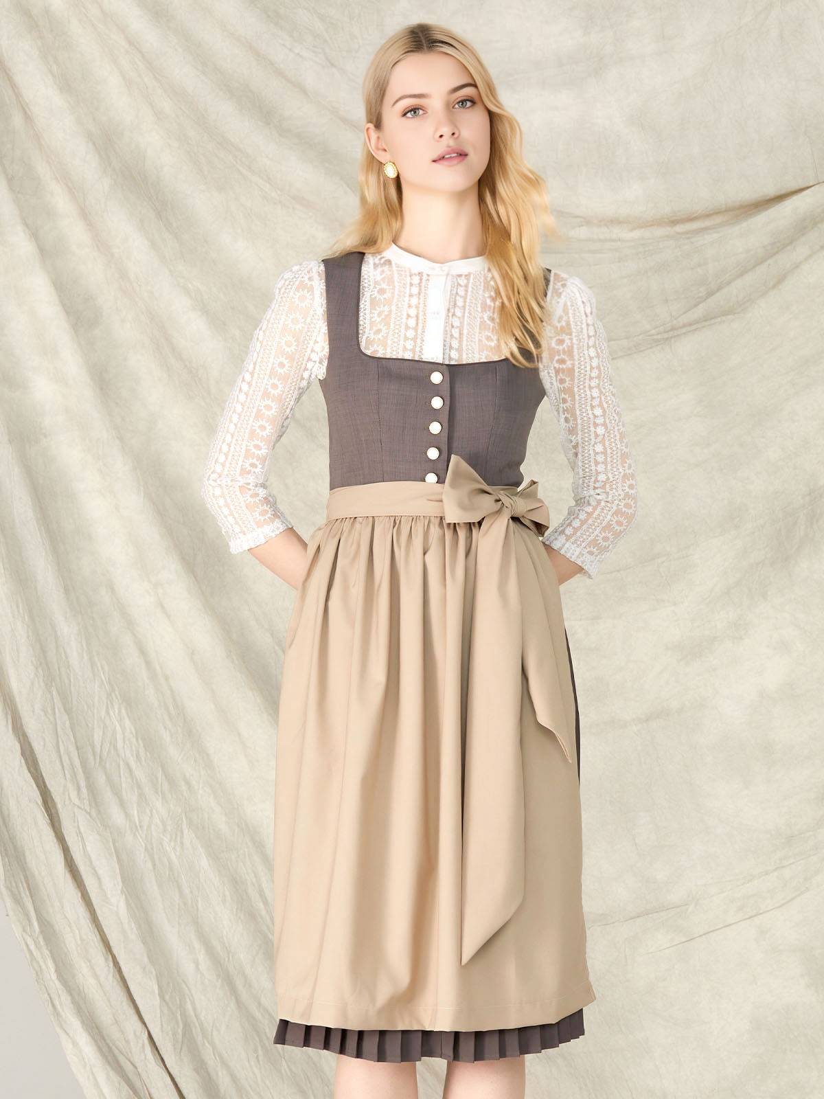 Besonderes Dirndl in Grau