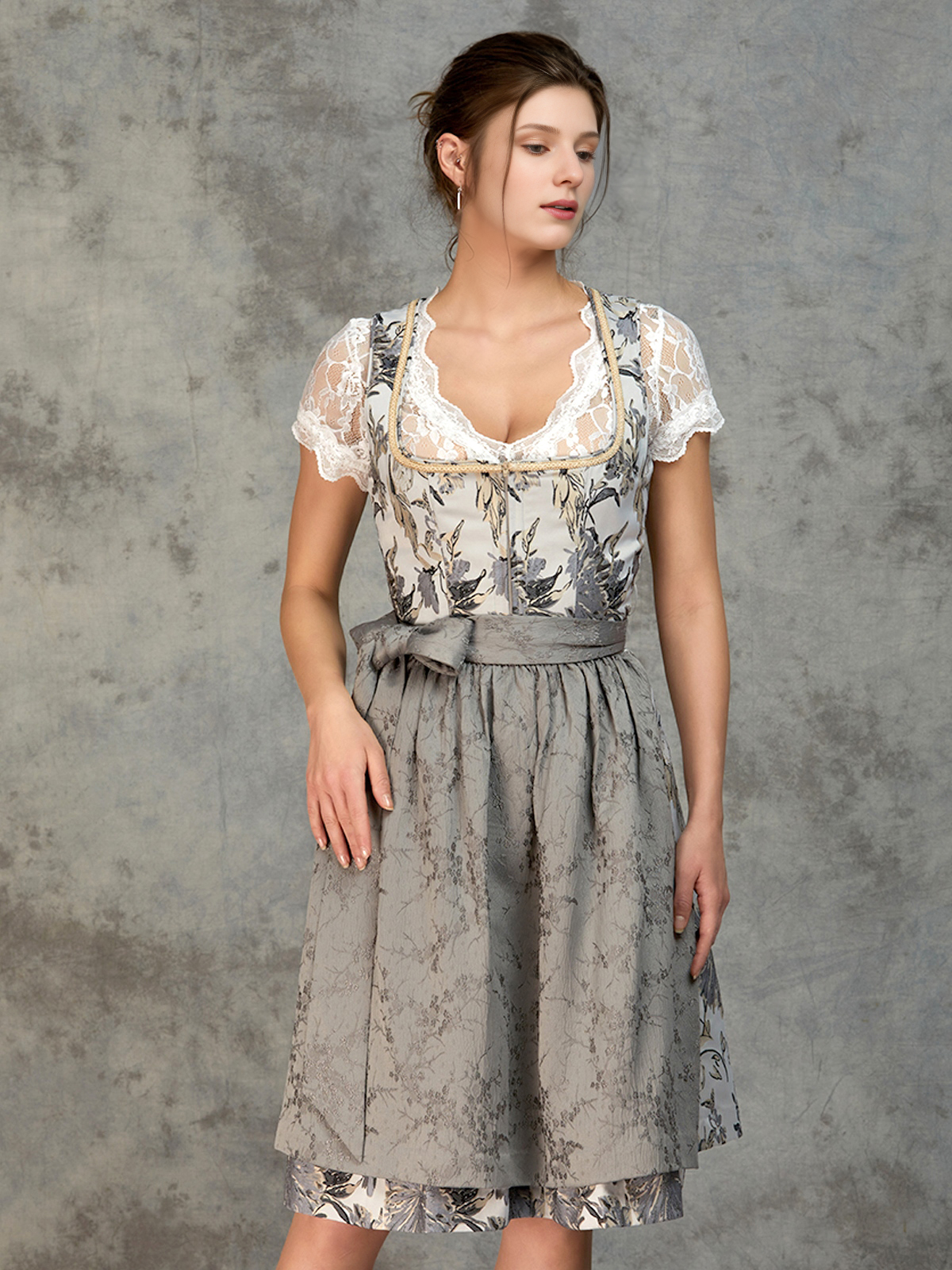 Dirndl in Beige und Grün